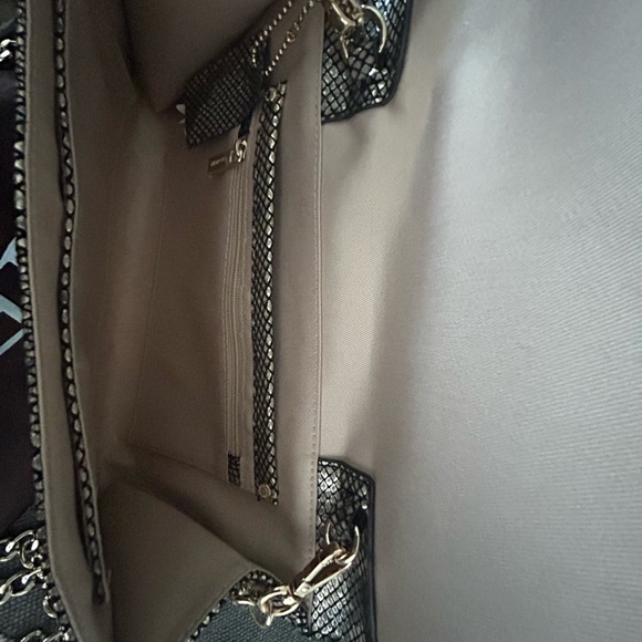 Danier 2 Ways Leather Clutch Bag - Picture 3 of 4